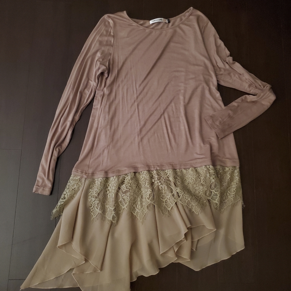 Long sleeve, brown/tan top with lace